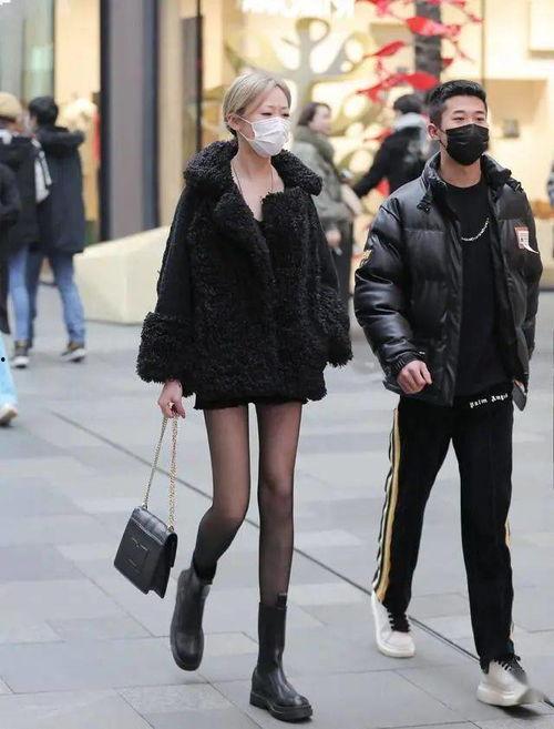 丝袜短靴,时尚搭配的完美演绎